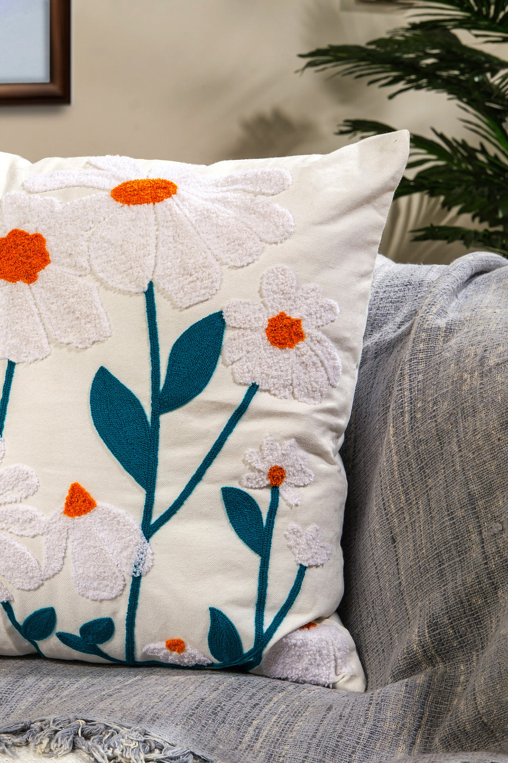 Daisy Delight Cushion Cover